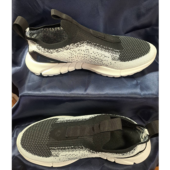 Men's Lightweight Knit Shoes in Bright White and Black Sneakers. Size 8/41 NWOT - Picture 4 of 8
